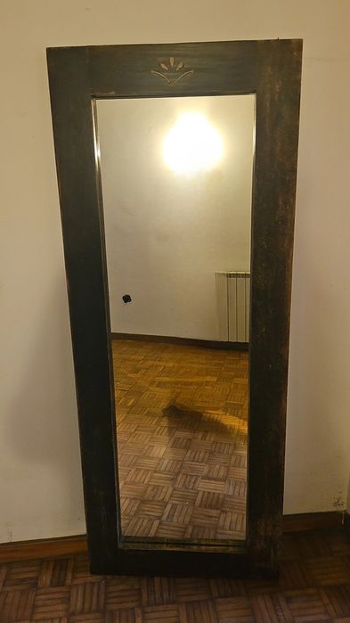 Espelho em madeira maciça