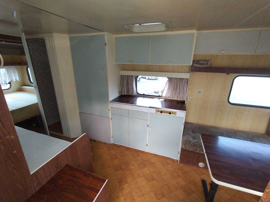 Przyczepa kempingowa stacjonarna Knaus 6,5 m zimowy dach