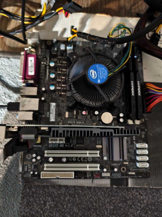 Материнская плата ECS Elitegroup H61H2-M6 V1.0 / LGA1155 + i3 процесор