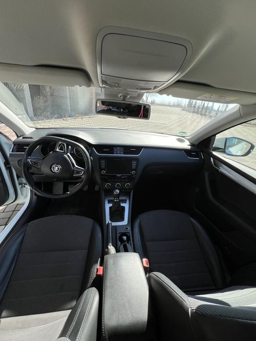 Skoda Octavia A7 2.0 TDI 4x4 2015 • Універсал • Механіка • Економна