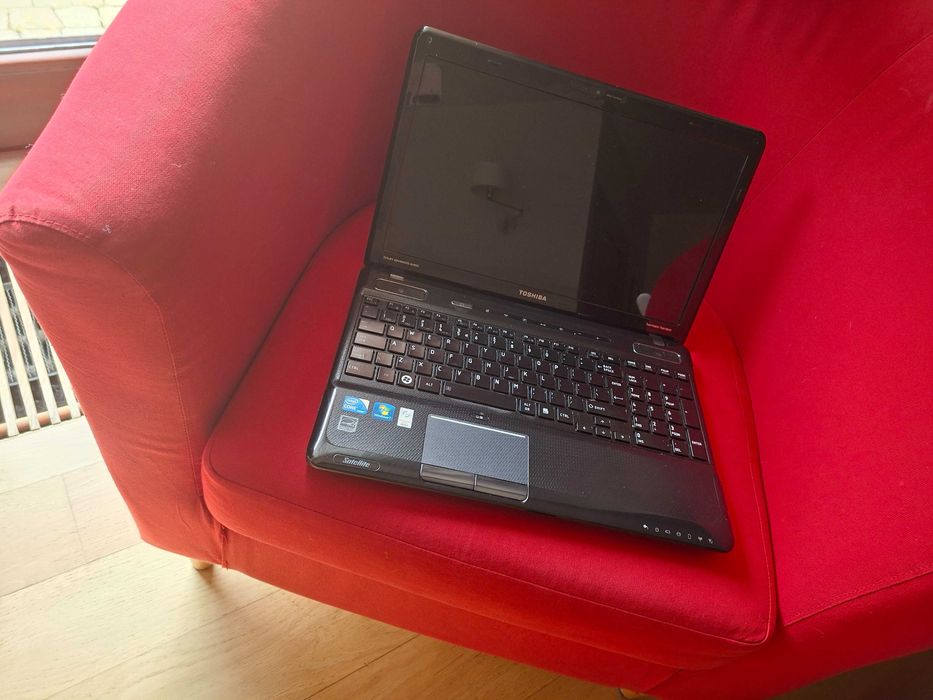 Laptop Toshiba Satellite A660-1FT (bez dysku) stan bdb + ładowarka