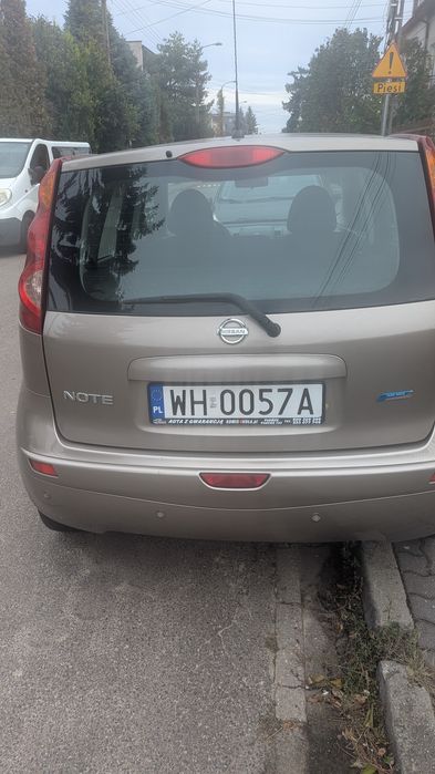 Samochód nissan note 2010