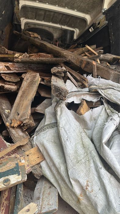 Recolha de entulhos e resíduos de obra