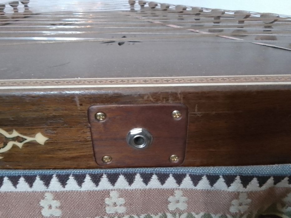 Santoor Persia 12 karats semi acustico