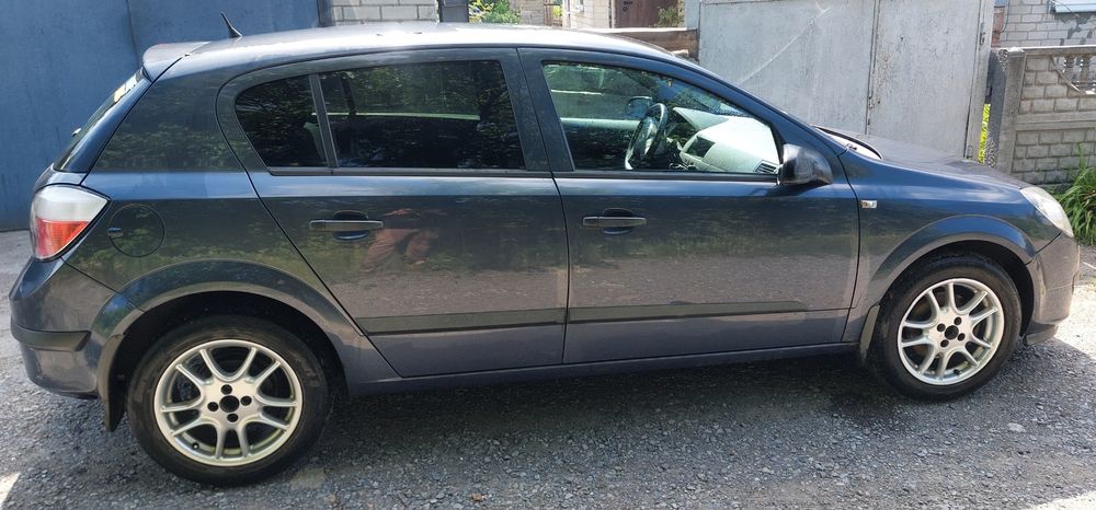 Продам Opel Astra H