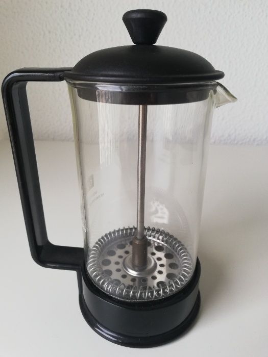 Conjunto Bodum Cafeteira + Batedor de Leite Novos