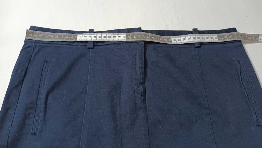 Saia azul escura da Zara