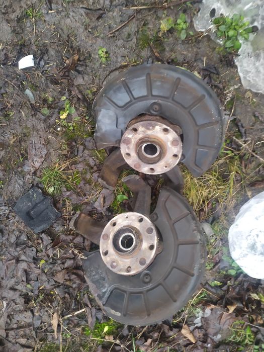 Кулак поворотний, цапфа jetta 6 , vw passat b7/b8, golf 6/7 skoda a5