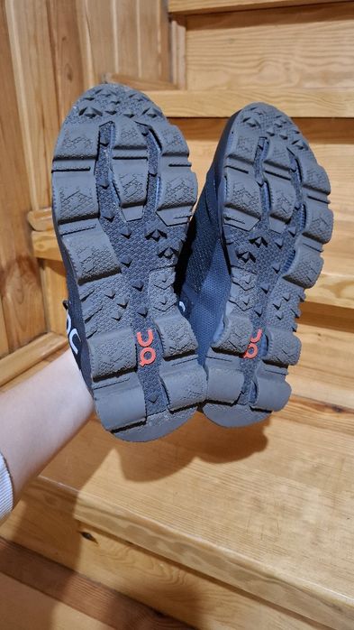 Кросівки бренду On, модель Cloudwander Waterproof.