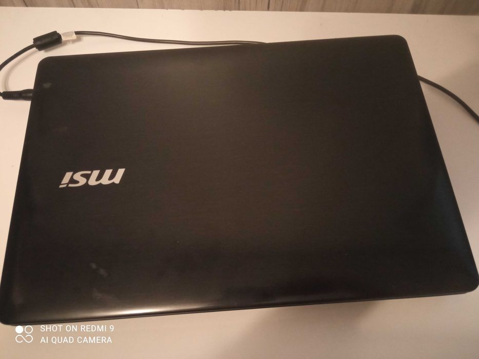 Laptop MSI CR640