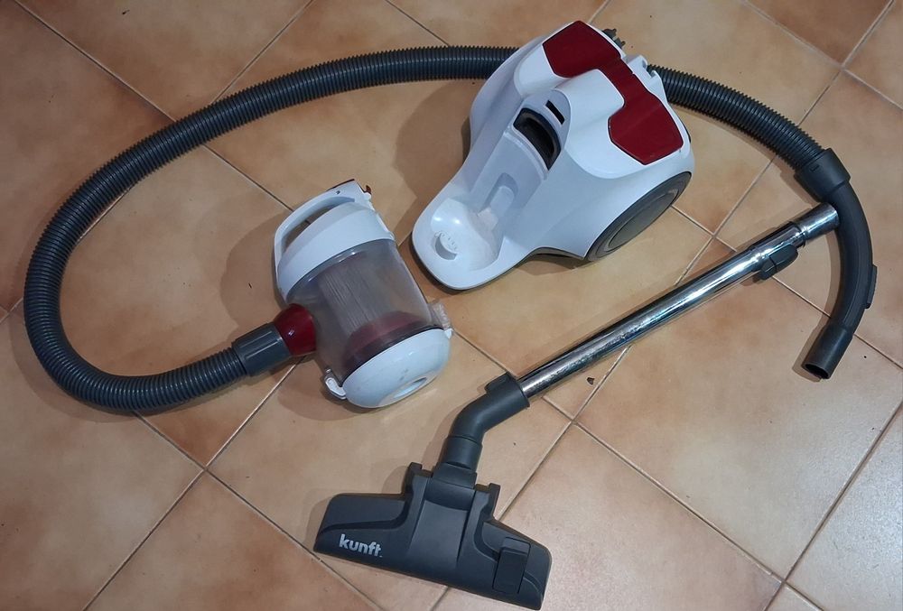 Aspirador Kunft a funcionar bem