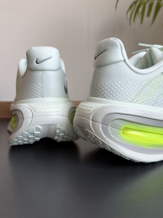 Nike Vomero Premium оригінал кросівки жіночі бігові розмір 40 (25см) нові HQ2050-300