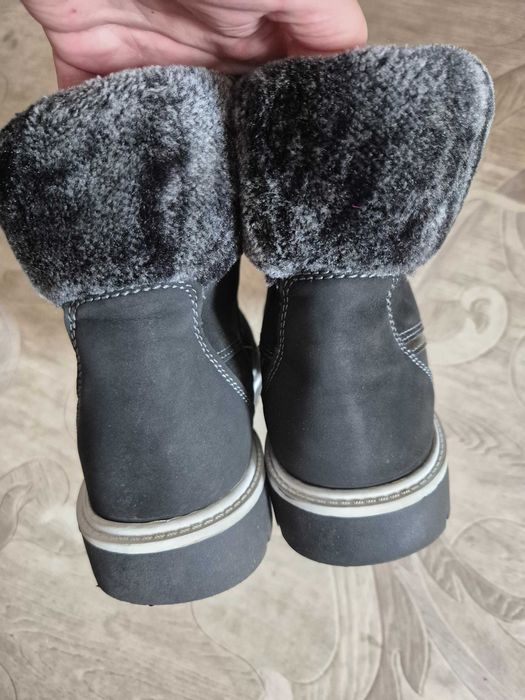 Женские осенние ботинки Vty