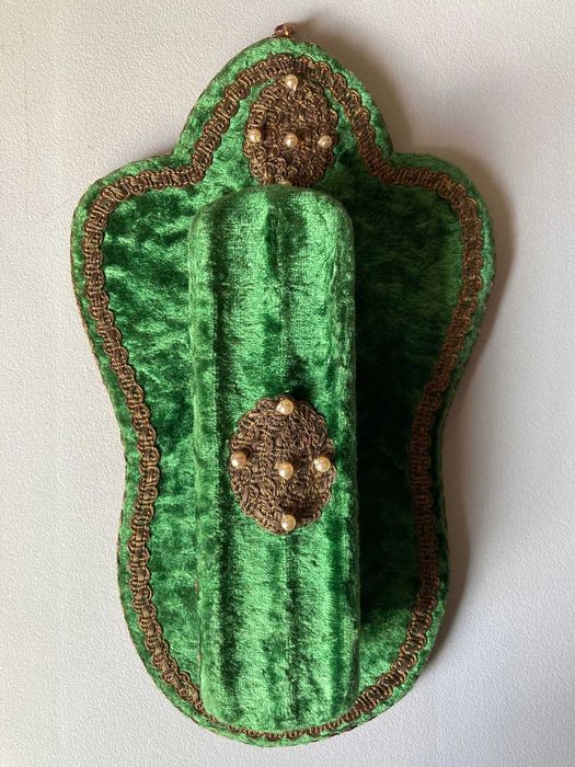Vintage Set: Brush + Hanging Stand