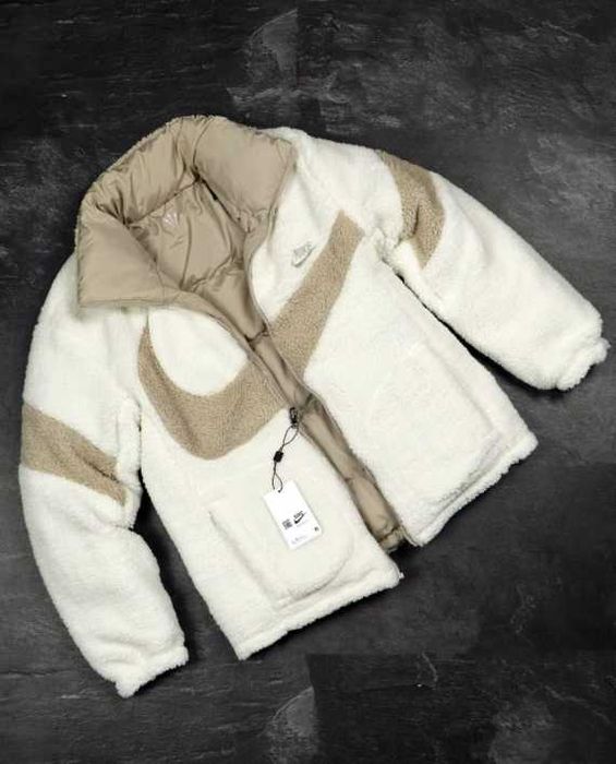 Двосторонній пуховик Nike Бежевий Пуховик тедди беж до -25