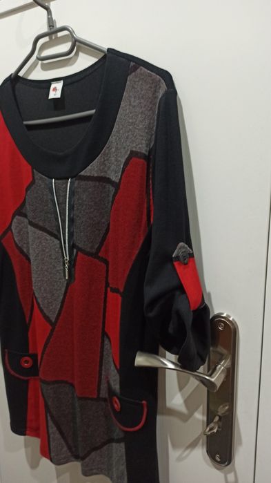 Bluzka czarno - czerwona rozmiar M