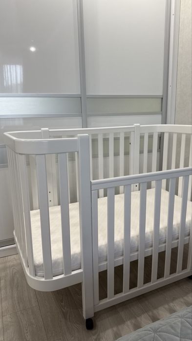 Продаж дитячої кроватки Angelo