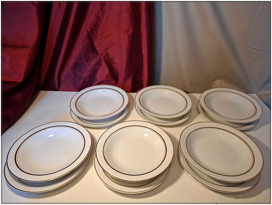 Komplet talerze obiadowe dla 6 osób porcelana Włocławek retro PRL – złoty pasek płaskie i głębokie