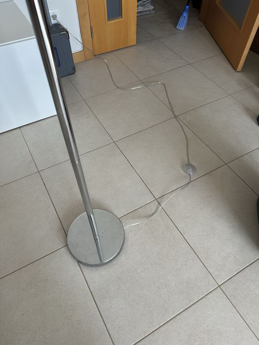 Candeeiro de pé cromado
