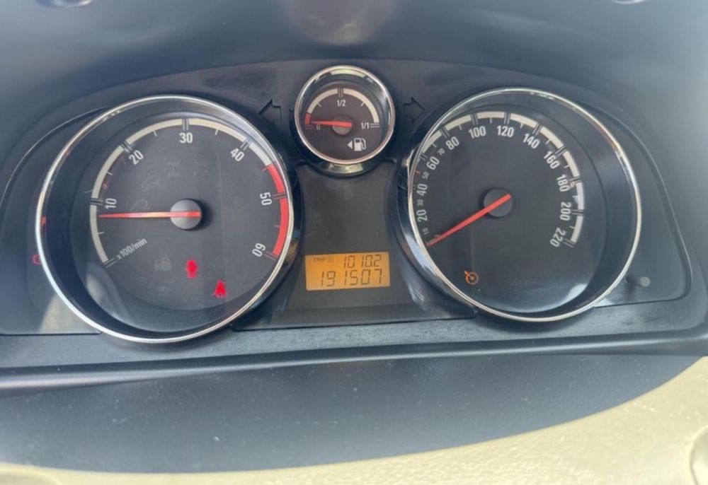 Opel Antara SUV 2.0 — photo 5