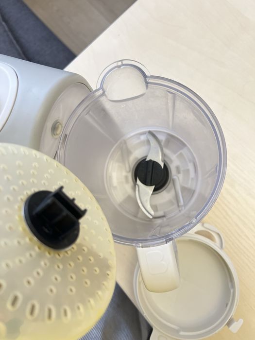 Продам пароварку beaba