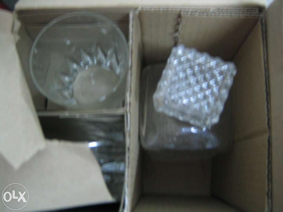 Conjunto de copos e garrafa para whisky64343246818945125