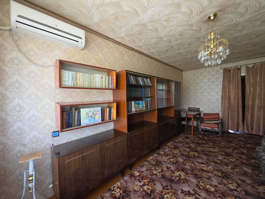 Продаётся трёхкомнатная квартира по улице Дорошенко, рядом парк