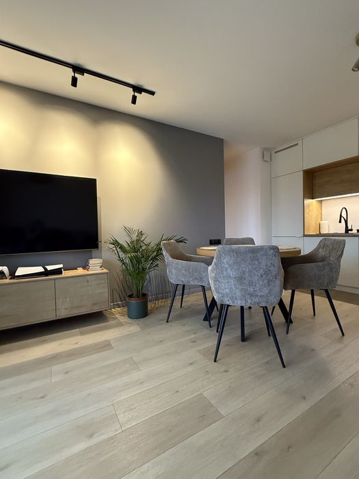 Apartament z widokiem na Park Widzewski i miejscem parkingowym w garazu podziemnym