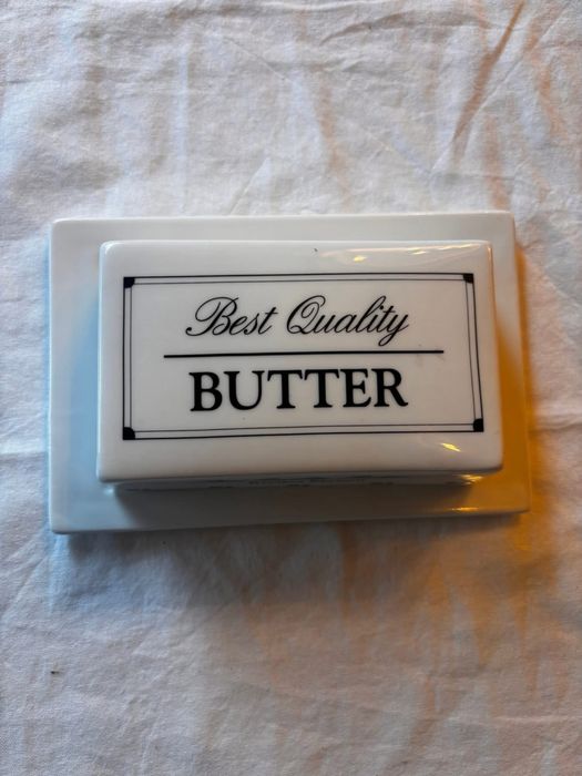 Riviera Maison ozdobna porcelanowa maselniczka