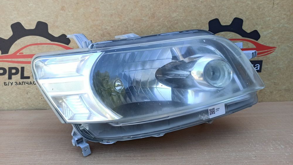 Daihatsu Materia 2006-2012 Фара передняя правая