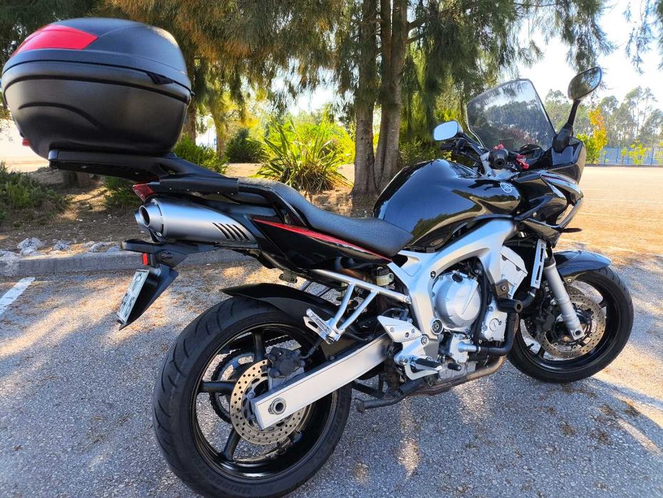 Yamaha Fazer FZS600 - apenas 17500km