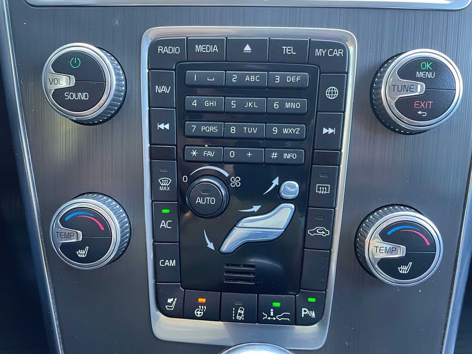 Volvo XC60      2015