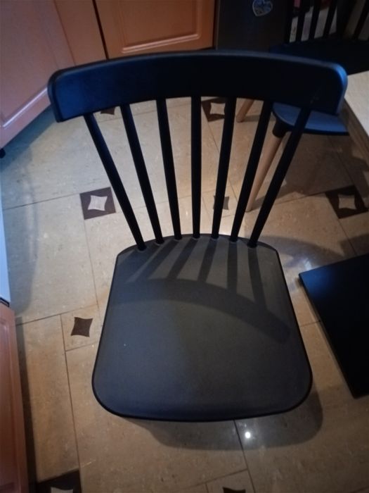 Stół Plus Krzesła