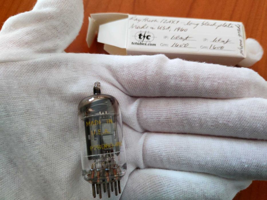 válvula Raytheon de 1960 (preamp tube 12AX7 / ECC83)