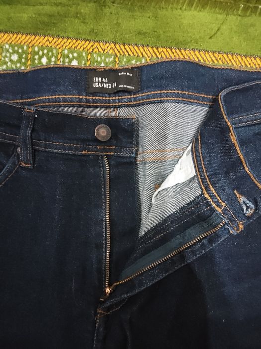 Granatowe jeansy