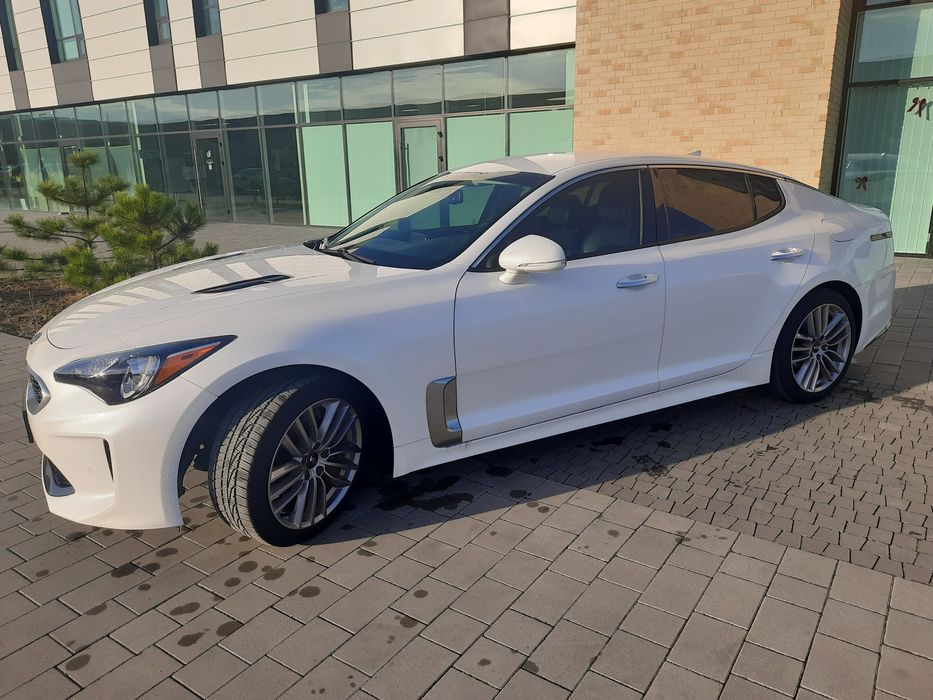 Kia Stinger,Кіа Стінгер,Киа Стингер