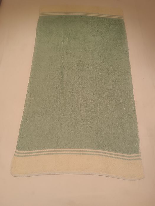 Toalha de Rosto Branca e Verde. 90*47cm