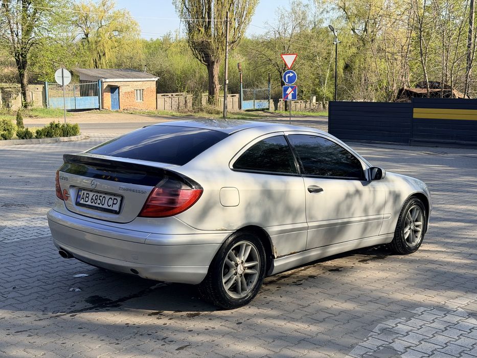 Mercedes-Benz C200