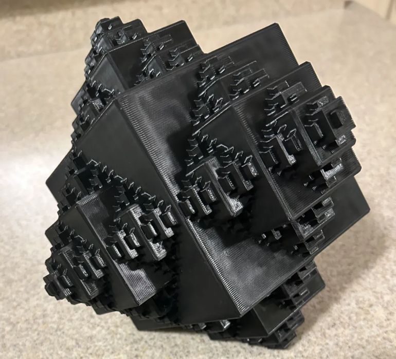 Fractal de Cubo 3D - Versão Grande e Pequena