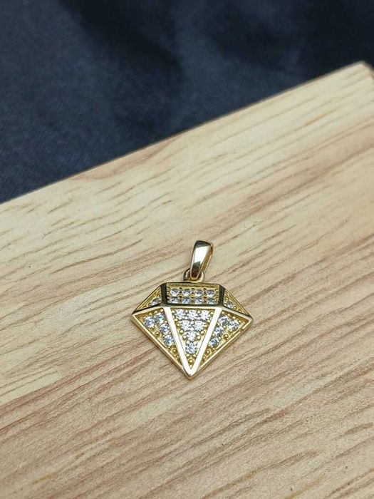 Piękna Złota Zawieszka Diament 1,29g P585