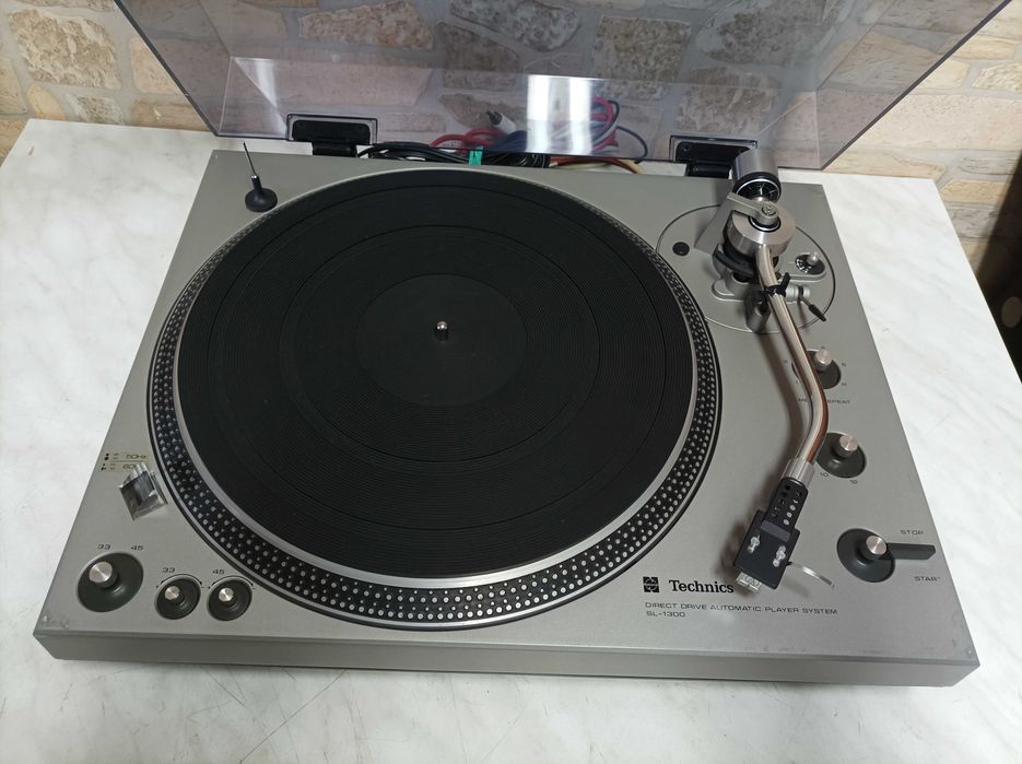 Gramofon Technics SL-1300