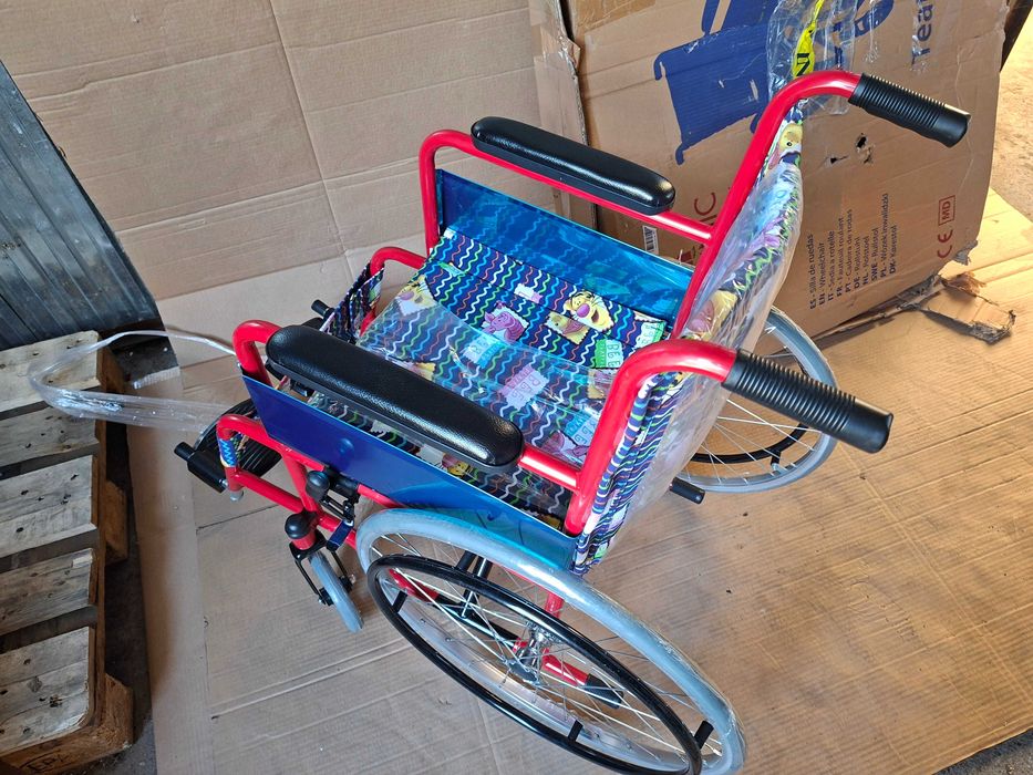 Mobiclinic,Teatro, wózek inwalidzki składany, hamulec na rączkach