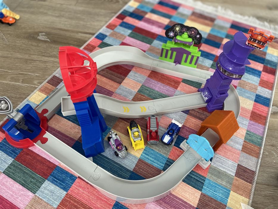 Psi Patrol uratuj miasto 4 auta