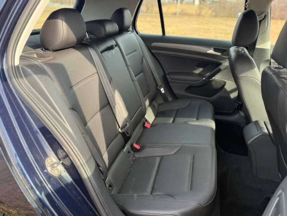 Volkswagen Golf      2015