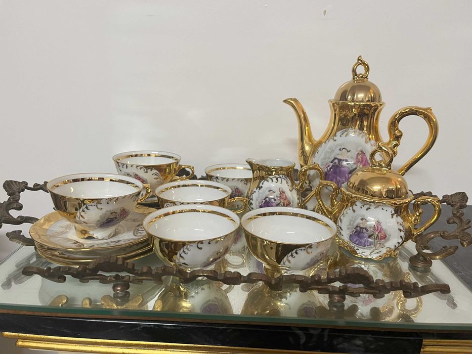 Serviço de café porcelana fina, dourada antiga.