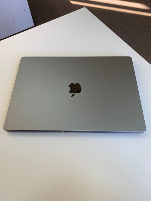 Ноутбук APPLE MacBook Pro 16" 2021 Space Gray M1 Pro 32Gb / 512Gb