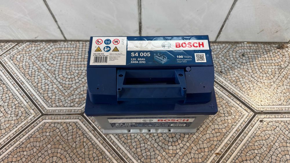Akumulator SAMOCHODOWY BOSCH S4 60AH 540A S4005 S4 005 60 Ah