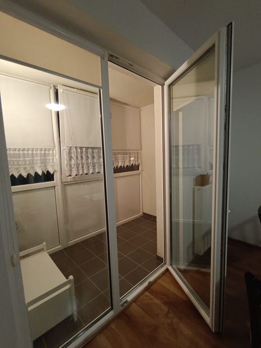 Mieszkanie 35 m² – klimatyzacja, balkon, 1800 zł