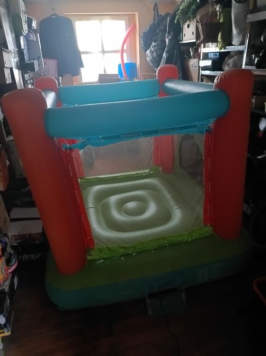 Dmuchana trampolina