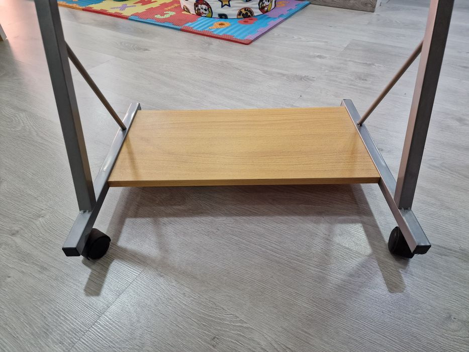 Secretária bom estado